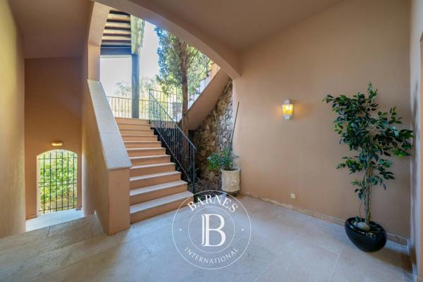 Mandelieu-la-Napoule, Villa 4 Chambres -  289 m² à vendre