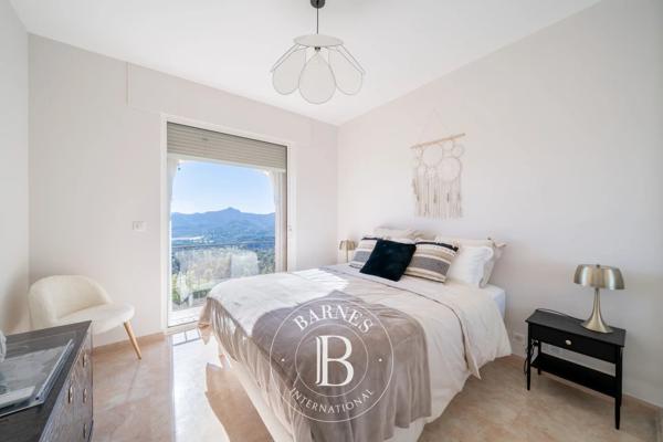 Mandelieu-la-Napoule, Villa 4 Chambres -  289 m² à vendre