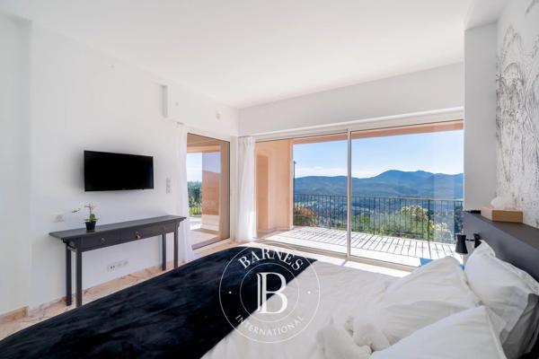 Mandelieu-la-Napoule, Villa 4 Chambres -  289 m² à vendre
