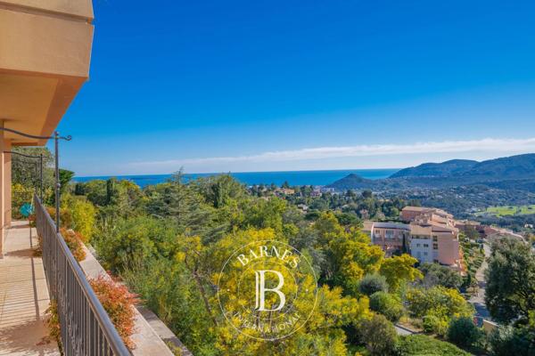 Mandelieu-la-Napoule, Villa 4 Chambres -  289 m² à vendre