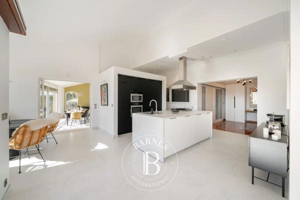 Mandelieu-la-Napoule, Villa 4 Chambres -  289 m² à vendre