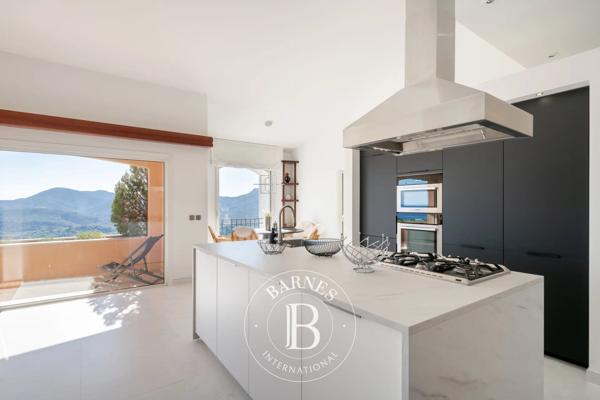 Mandelieu-la-Napoule, Villa 4 Chambres -  289 m² à vendre
