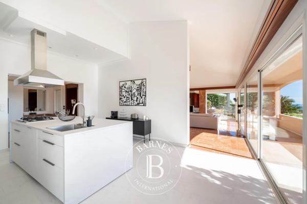 Mandelieu-la-Napoule, Villa 4 Chambres -  289 m² à vendre