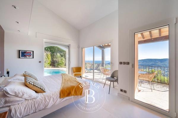 Mandelieu-la-Napoule, Villa 4 Chambres -  289 m² à vendre