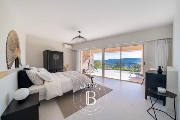Mandelieu-la-Napoule, Villa 4 Chambres -  289 m² à vendre