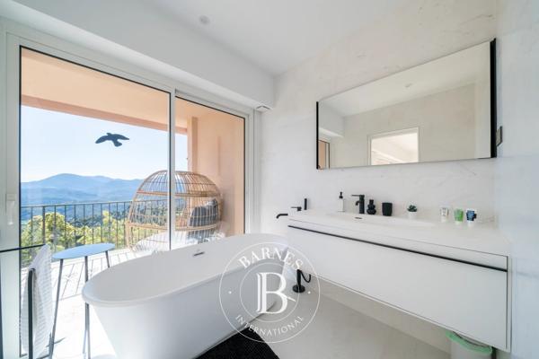 Mandelieu-la-Napoule, Villa 4 Chambres -  289 m² à vendre