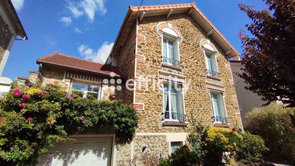 Maison
         5 pièces
        - 97 m² Exclusivité 450 000 € *