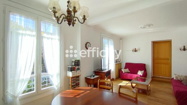 Maison
         5 pièces
        - 97 m² Exclusivité 450 000 € *