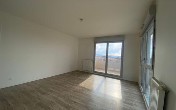 Appartement à vendre    4 pièces • 83,04 m2 Cergy