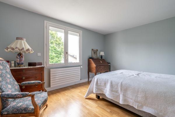 Ormesson Sur Marne 94490 - Maison 179 m² - 3 chambres - Jardin - Box - Cave