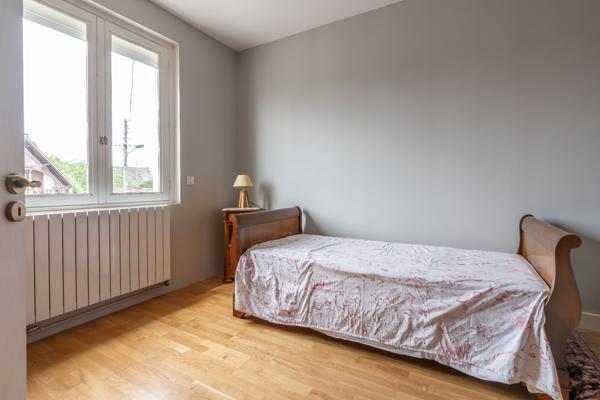 Ormesson Sur Marne 94490 - Maison 179 m² - 3 chambres - Jardin - Box - Cave