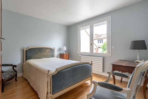 Ormesson Sur Marne 94490 - Maison 179 m² - 3 chambres - Jardin - Box - Cave