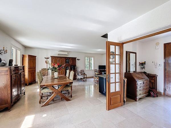 Maison Montagnac Montpezat 219 m², 4 pièces, sous sol, piscine