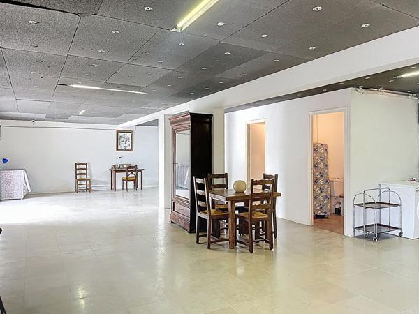 Maison Montagnac Montpezat 219 m², 4 pièces, sous sol, piscine