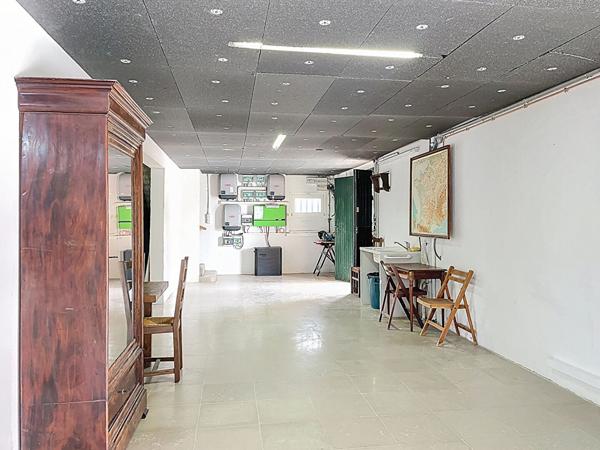 Maison Montagnac Montpezat 219 m², 4 pièces, sous sol, piscine