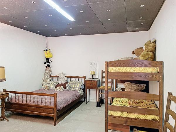 Maison Montagnac Montpezat 219 m², 4 pièces, sous sol, piscine