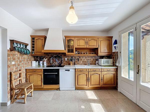 Maison Montagnac Montpezat 219 m², 4 pièces, sous sol, piscine