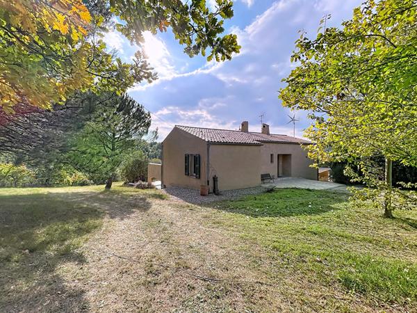 Maison Montagnac Montpezat 219 m², 4 pièces, sous sol, piscine