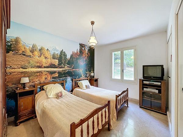 Maison Montagnac Montpezat 219 m², 4 pièces, sous sol, piscine