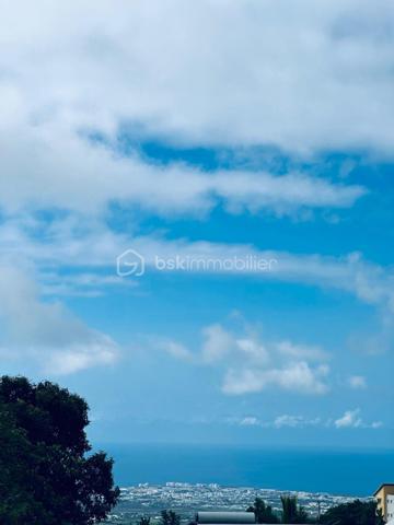 Terrain de 1 203 m²