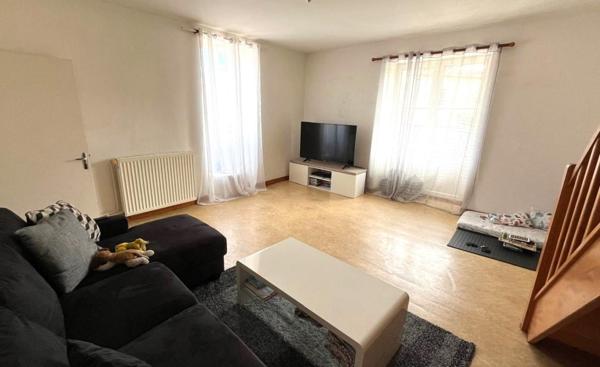 Immeuble de rapport au centre d'Arinthod  - Monopropriété