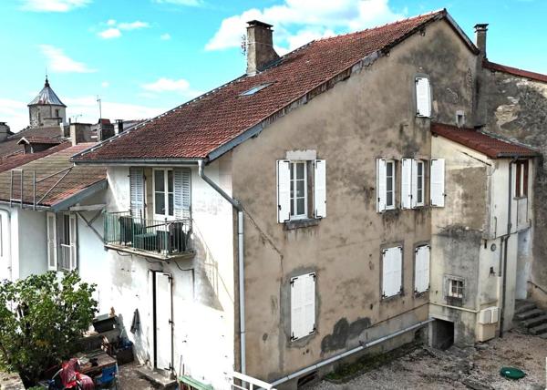 Immeuble de rapport au centre d'Arinthod  - Monopropriété