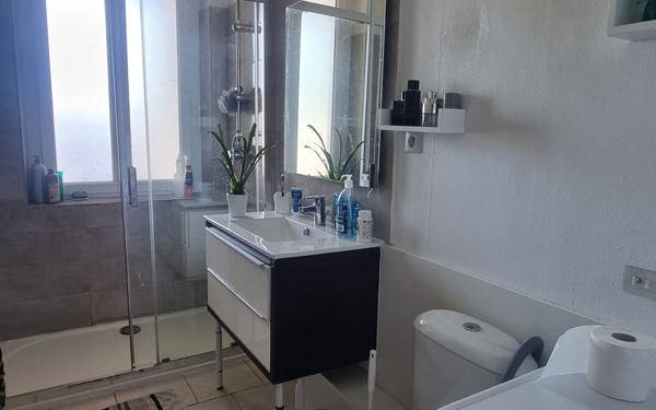 Immeuble à vendre    7 pièces • 200 m2 Montech