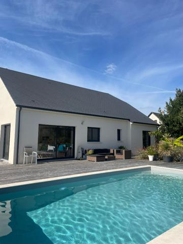 Maison - 7 pièces - 196 m²