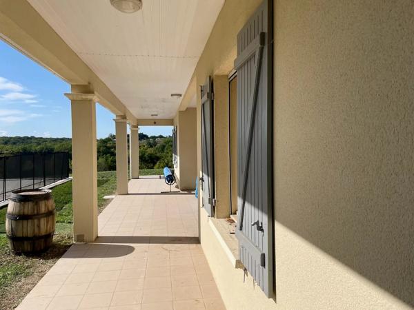 Maison spacieuse et moderne avec piscine, proche d'Eymet