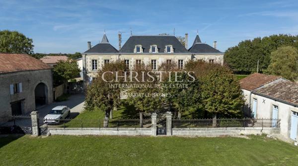 Très beau château rénové du 19ème siècle