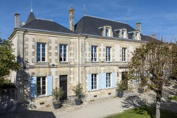 Très beau château rénové du 19ème siècle