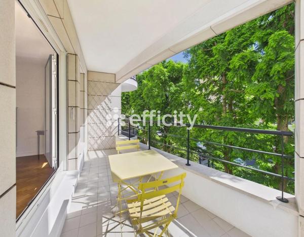 Appartement
         3 pièces
        - 80 m² 664 000 € *