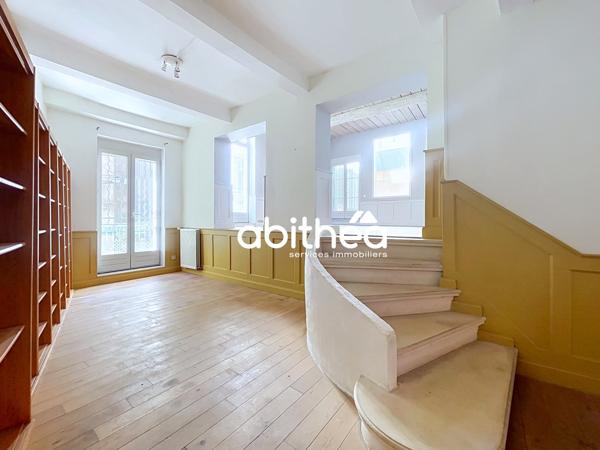 Maison de caractère 260 m² avec terrasse et garage – Centre historique de Béziers
