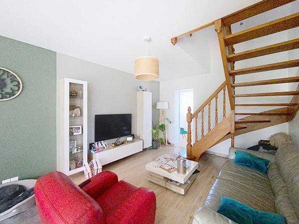 Belle Maison moderne et familiale à MELLAC avec 5 Chambres