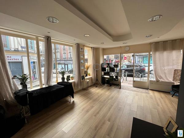 Murs commerciaux hyper centre Rouen 2 pièce(s) 33.20 m2