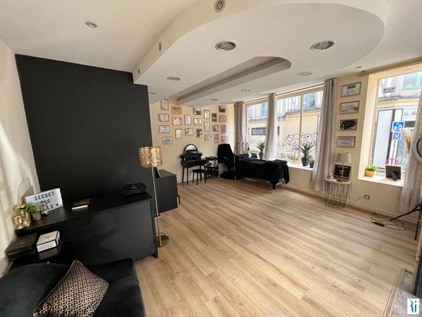 Murs commerciaux hyper centre Rouen 2 pièce(s) 33.20 m2