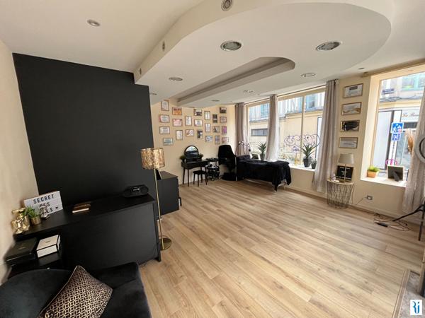 Murs commerciaux hyper centre Rouen 2 pièce(s) 33.20 m2