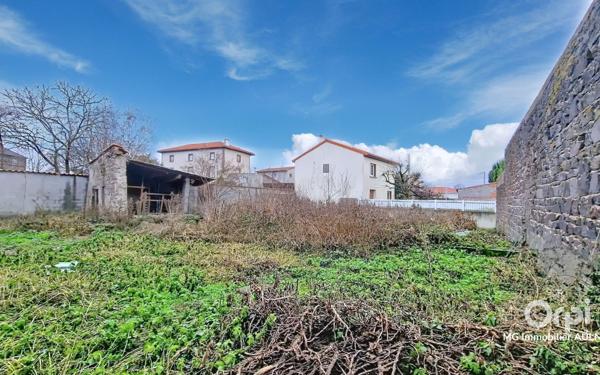 Terrain à vendre    Lussat