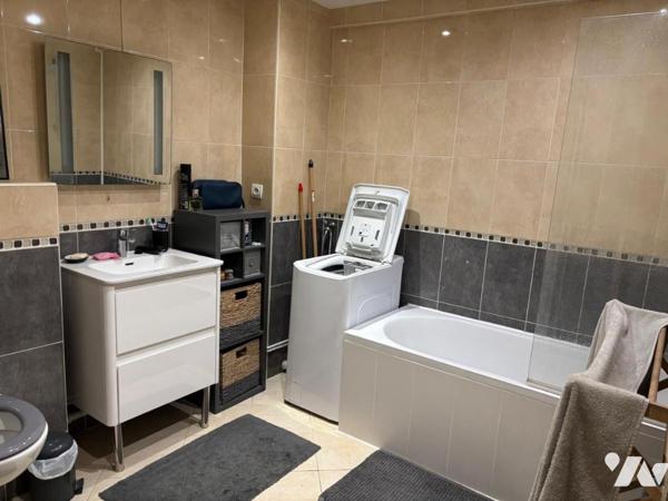 DEUX PIECES + PARKING - PARIS 15 - Métro LOURMEL