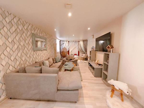 Maison de ville 5 pièces, 132.8m² avec terrasse, dépendance & espace Spa et Balnéo