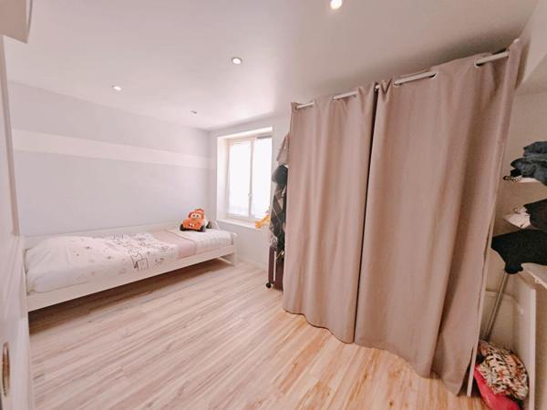 Maison de ville 5 pièces, 132.8m² avec terrasse, dépendance & espace Spa et Balnéo
