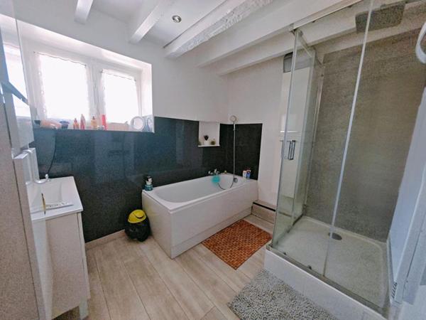 Maison de ville 5 pièces, 132.8m² avec terrasse, dépendance & espace Spa et Balnéo