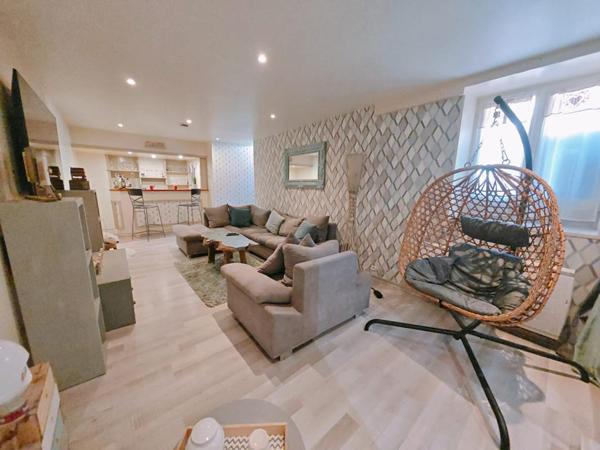 Maison de ville 5 pièces, 132.8m² avec terrasse, dépendance & espace Spa et Balnéo