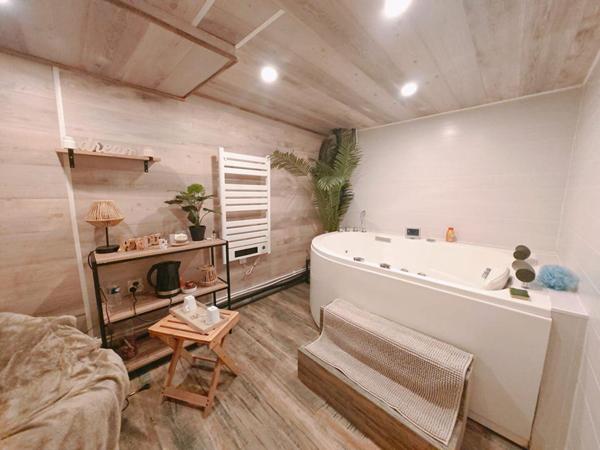 Maison de ville 5 pièces, 132.8m² avec terrasse, dépendance & espace Spa et Balnéo