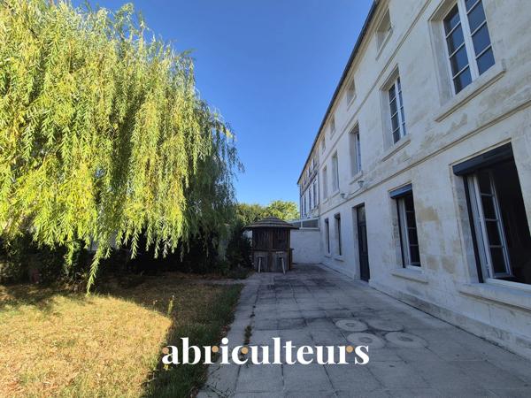 Maison de caractère 242 m² Saintes