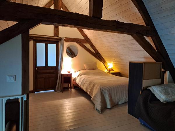 Maison de campagne rénovée comprenant 4 ou 5 chambres