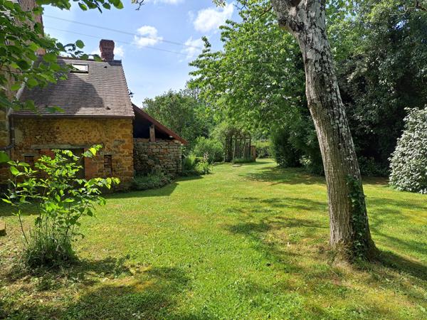 Maison de campagne rénovée comprenant 4 ou 5 chambres