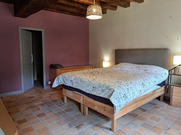 Maison de campagne rénovée comprenant 4 ou 5 chambres