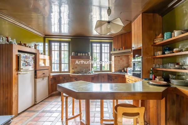 Vente                                                      Maison
                        
                     12 pièces                      320 m2                     à Sucy-en-Brie