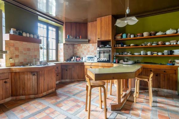 Vente                                                      Maison
                        
                     12 pièces                      320 m2                     à Sucy-en-Brie